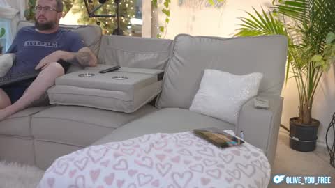 Olive online show from 02.20.25