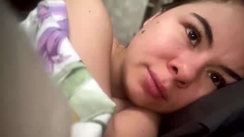 Snapshot of olivepeach chatting on 12.04.24 Oil online show from 12.04.24