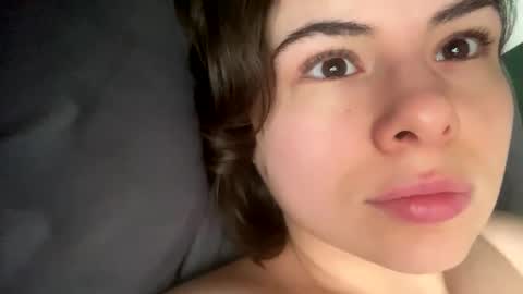 Snapshot of olivepeach chatting on 01.30.25 Oil online show from 01.30.25