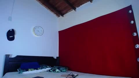 Oliver and MeganIndependent online show from 10.19.25