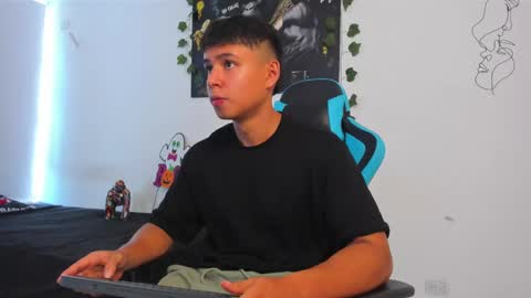 Oliver bray online show from 02.23.25