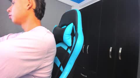 Oliver bray online show from 10.21.25