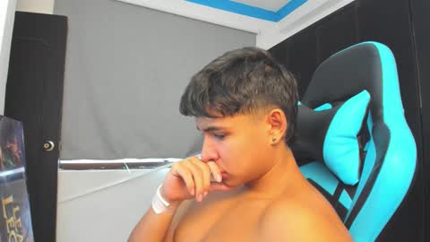 Oliver bray online show from 11.05.25