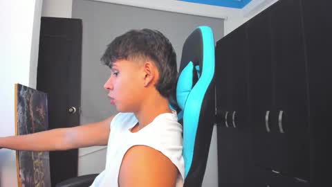 Oliver bray online show from 11.08.25