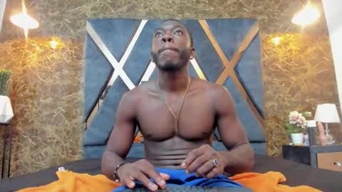 OLIVER LAURENT online show from 03.15.26