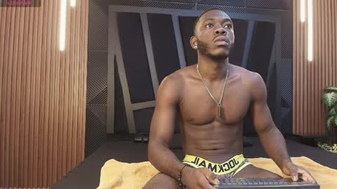 OLIVER LAURENT online show from 04.07.26