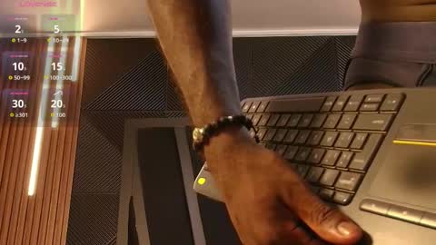 OLIVER LAURENT online show from 04.14.26