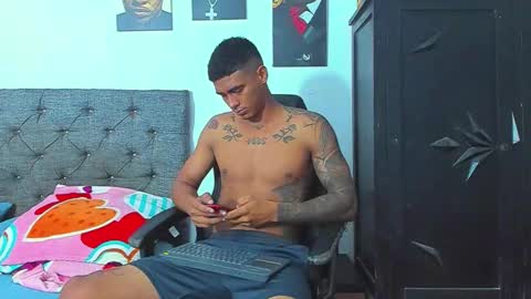 oliver_smith_2 online show from 02.28.26