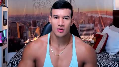 Snapshot of oliver_tommy chatting on 10.08.25 oliver_tommy online show from 10.08.25