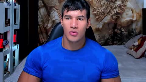 Snapshot of oliver_tommy chatting on 11.08.25 oliver_tommy online show from 11.08.25