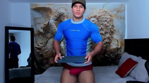 Snapshot of oliver_tommy chatting on 12.02.25 oliver_tommy online show from 12.02.25