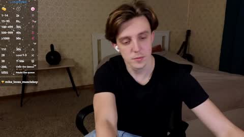 Snapshot of oliver_travis chatting on 12.10.24 Oliver Evans online show from 12.10.24