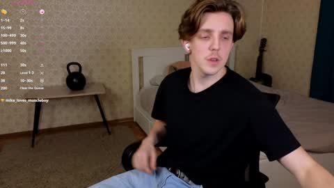 Snapshot of oliver_travis chatting on 12.16.24 Oliver Evans online show from 12.16.24