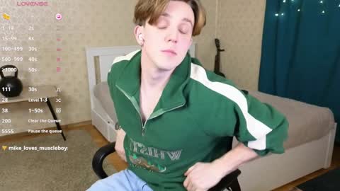 Snapshot of oliver_travis chatting on 12.19.24 Oliver Evans online show from 12.19.24