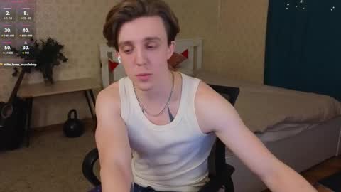 Snapshot of oliver_travis chatting on 02.10.25 Oliver Evans online show from 02.10.25