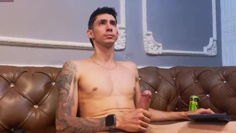 Oliver bennet online show from 11.18.25