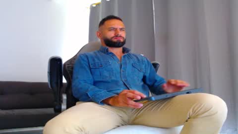 oliver online show from 11.14.25