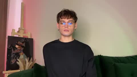 Snapshot of oliverlawrence chatting on 07.05.26 oliverlawrence online show from 07.05.26