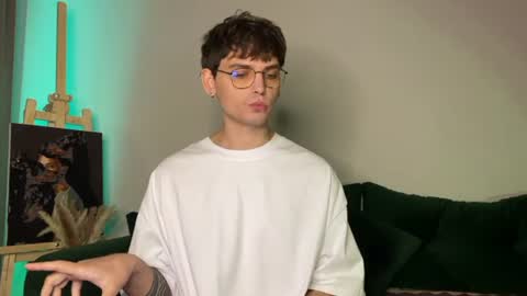 Snapshot of oliverlawrence chatting on 07.12.26 oliverlawrence online show from 07.12.26