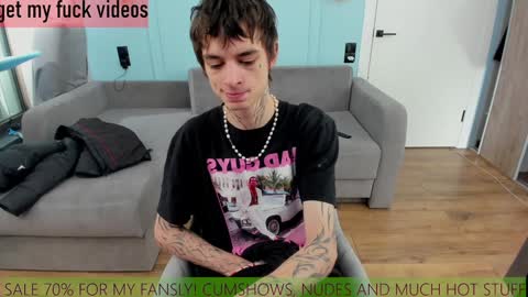 Snapshot of oliverrgroove chatting on 12.06.24 oliverrgroove online show from 12.06.24