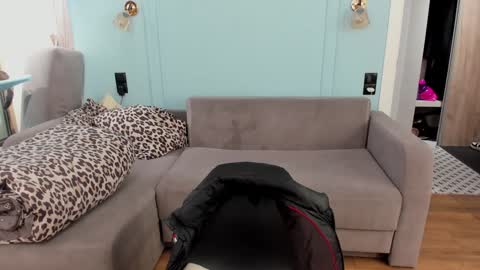 Snapshot of oliverrgroove chatting on 12.25.24 oliverrgroove online show from 12.25.24