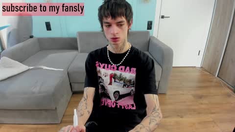 Snapshot of oliverrgroove chatting on 01.07.25 oliverrgroove online show from 01.07.25