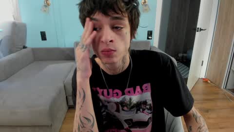 Snapshot of oliverrgroove chatting on 01.13.25 oliverrgroove online show from 01.13.25