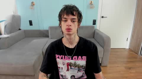 Snapshot of oliverrgroove chatting on 01.14.25 oliverrgroove online show from 01.14.25