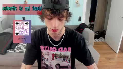 Snapshot of oliverrgroove chatting on 02.13.25 oliverrgroove online show from 02.13.25