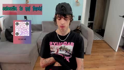 Snapshot of oliverrgroove chatting on 02.15.25 oliverrgroove online show from 02.15.25