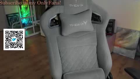 Snapshot of oliverrgroove chatting on 09.12.25 oliverrgroove online show from 09.12.25