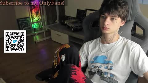 Snapshot of oliverrgroove chatting on 09.16.25 oliverrgroove online show from 09.16.25