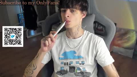 Snapshot of oliverrgroove chatting on 09.23.25 oliverrgroove online show from 09.23.25