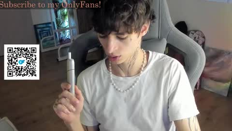 Snapshot of oliverrgroove chatting on 09.27.25 oliverrgroove online show from 09.27.25