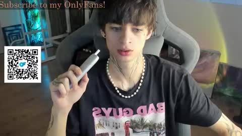 Snapshot of oliverrgroove chatting on 09.29.25 oliverrgroove online show from 09.29.25