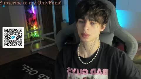 Snapshot of oliverrgroove chatting on 10.09.25 oliverrgroove online show from 10.09.25