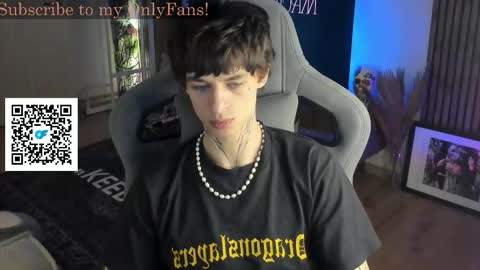 Snapshot of oliverrgroove chatting on 10.23.25 oliverrgroove online show from 10.23.25