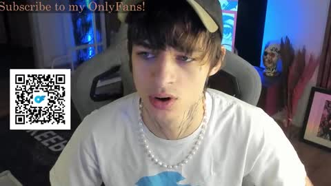 Snapshot of oliverrgroove chatting on 11.09.25 oliverrgroove online show from 11.09.25