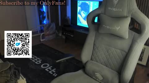 Snapshot of oliverrgroove chatting on 11.10.25 oliverrgroove online show from 11.10.25