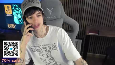 Snapshot of oliverrgroove chatting on 03.25.26 oliverrgroove online show from 03.25.26