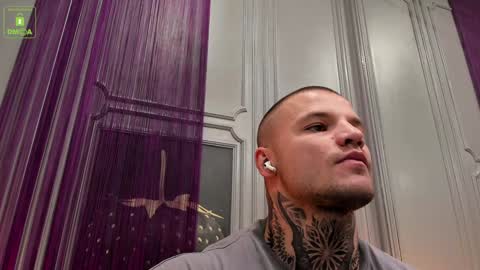 Snapshot of oliversport chatting on 12.26.24 OliverSport online show from 12.26.24