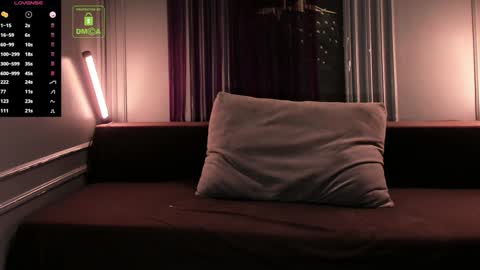 Snapshot of oliversport chatting on 01.24.25 OliverSport online show from 01.24.25