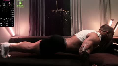 Snapshot of oliversport chatting on 01.30.25 OliverSport online show from 01.30.25