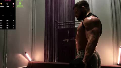 Snapshot of oliversport chatting on 10.08.25 OliverSport online show from 10.08.25