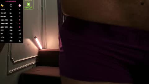 Snapshot of oliversport chatting on 10.22.25 OliverSport online show from 10.22.25