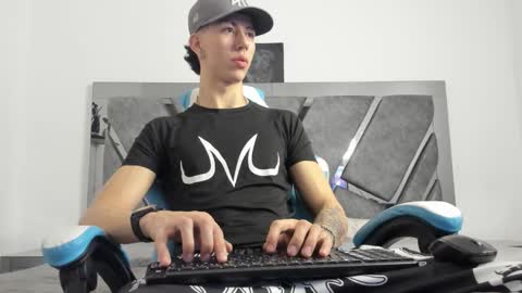 oliverthompson_01 online show from 12.17.24