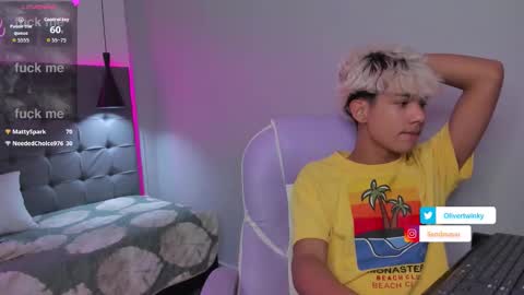 Snapshot of olivertwinky_ chatting on 11.05.25 Oliver online show from 11.05.25