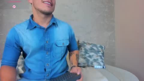 Snapshot of oliverwyse chatting on 06.16.26 Oliver online show from 06.16.26
