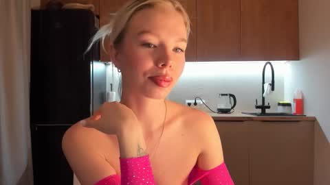 Olivia 3 online show from 01.12.25