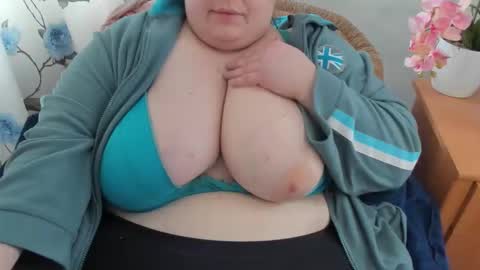 Snapshot of olivia_bud_gold chatting on 02.08.26 Olivia Gold online show from 02.08.26